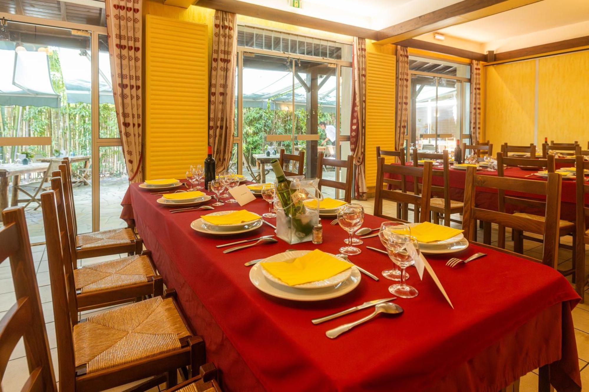 Hotel Restaurant Des Thermes Castéra-Verduzan المظهر الخارجي الصورة
