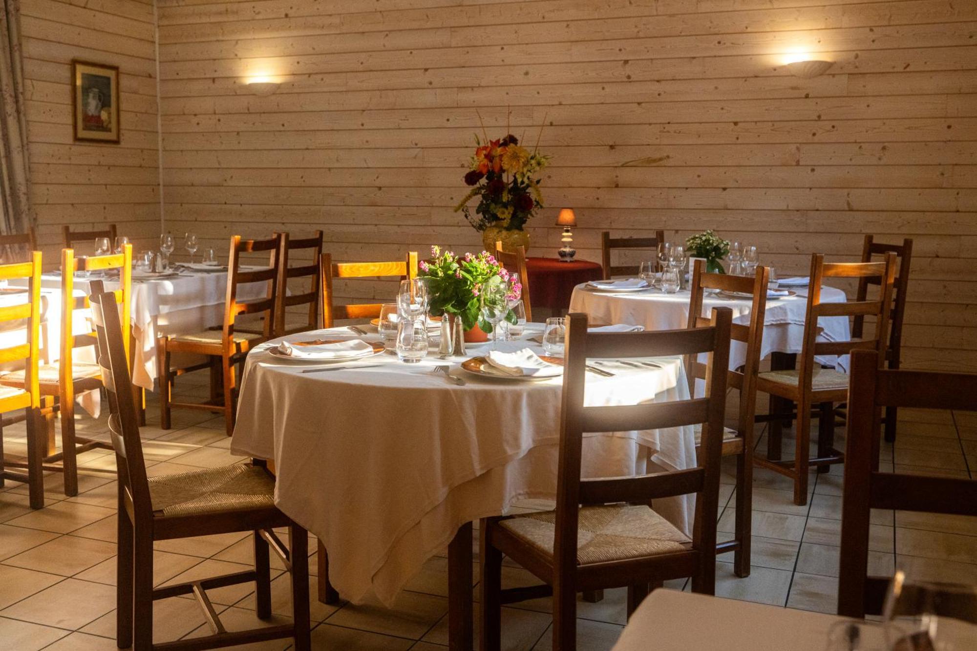 Hotel Restaurant Des Thermes Castéra-Verduzan المظهر الخارجي الصورة