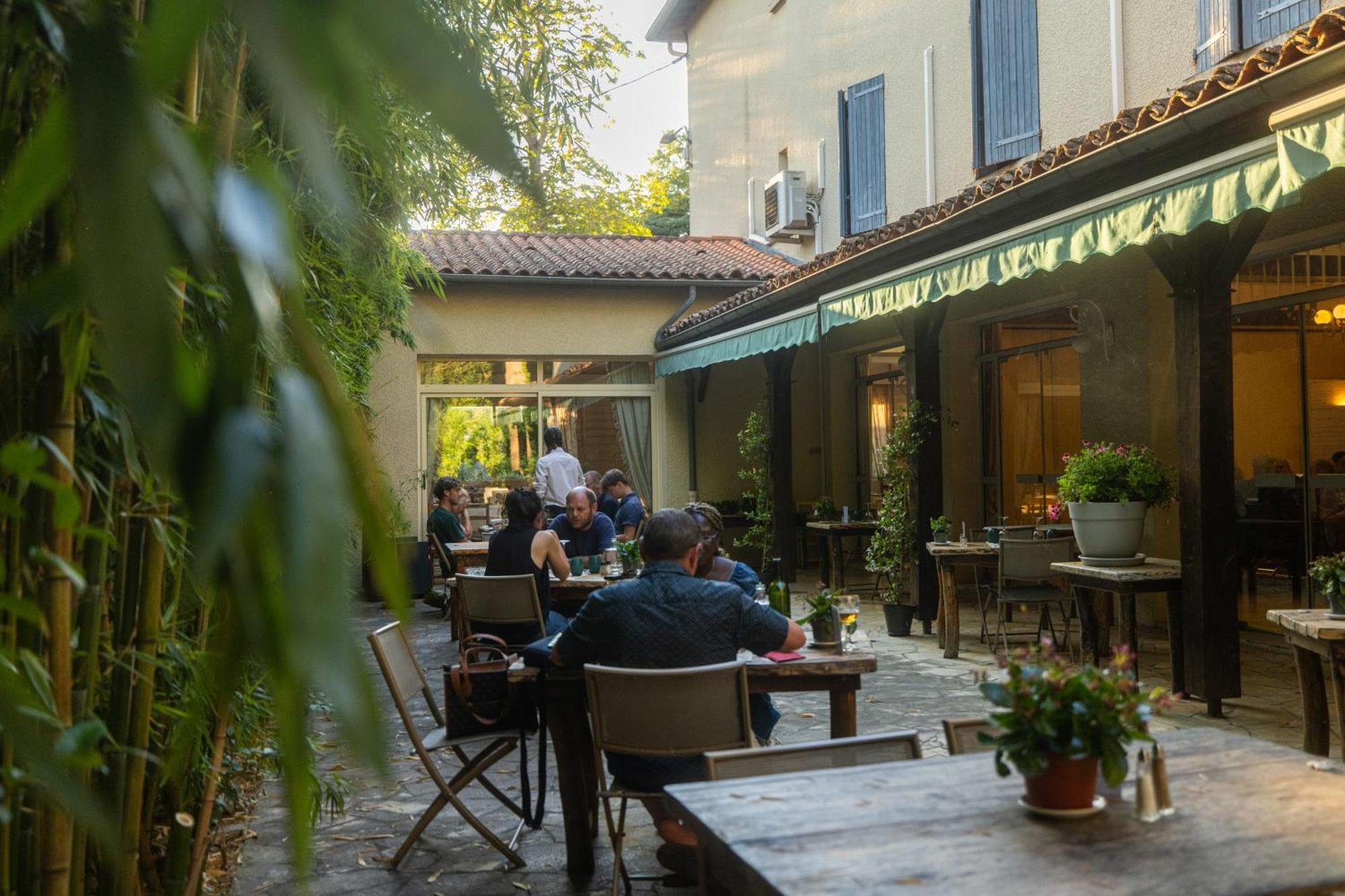 Hotel Restaurant Des Thermes Castéra-Verduzan المظهر الخارجي الصورة