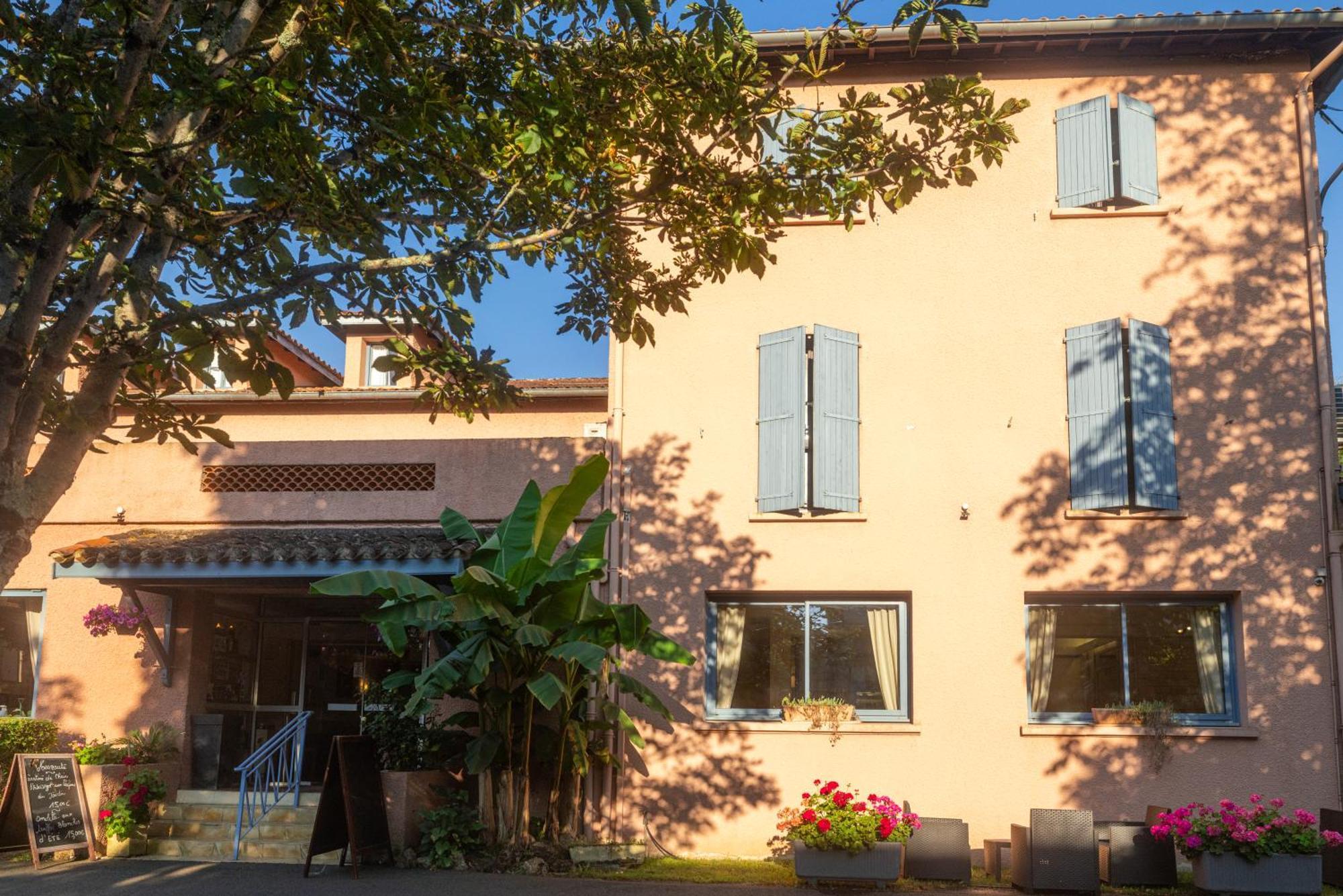 Hotel Restaurant Des Thermes Castéra-Verduzan المظهر الخارجي الصورة