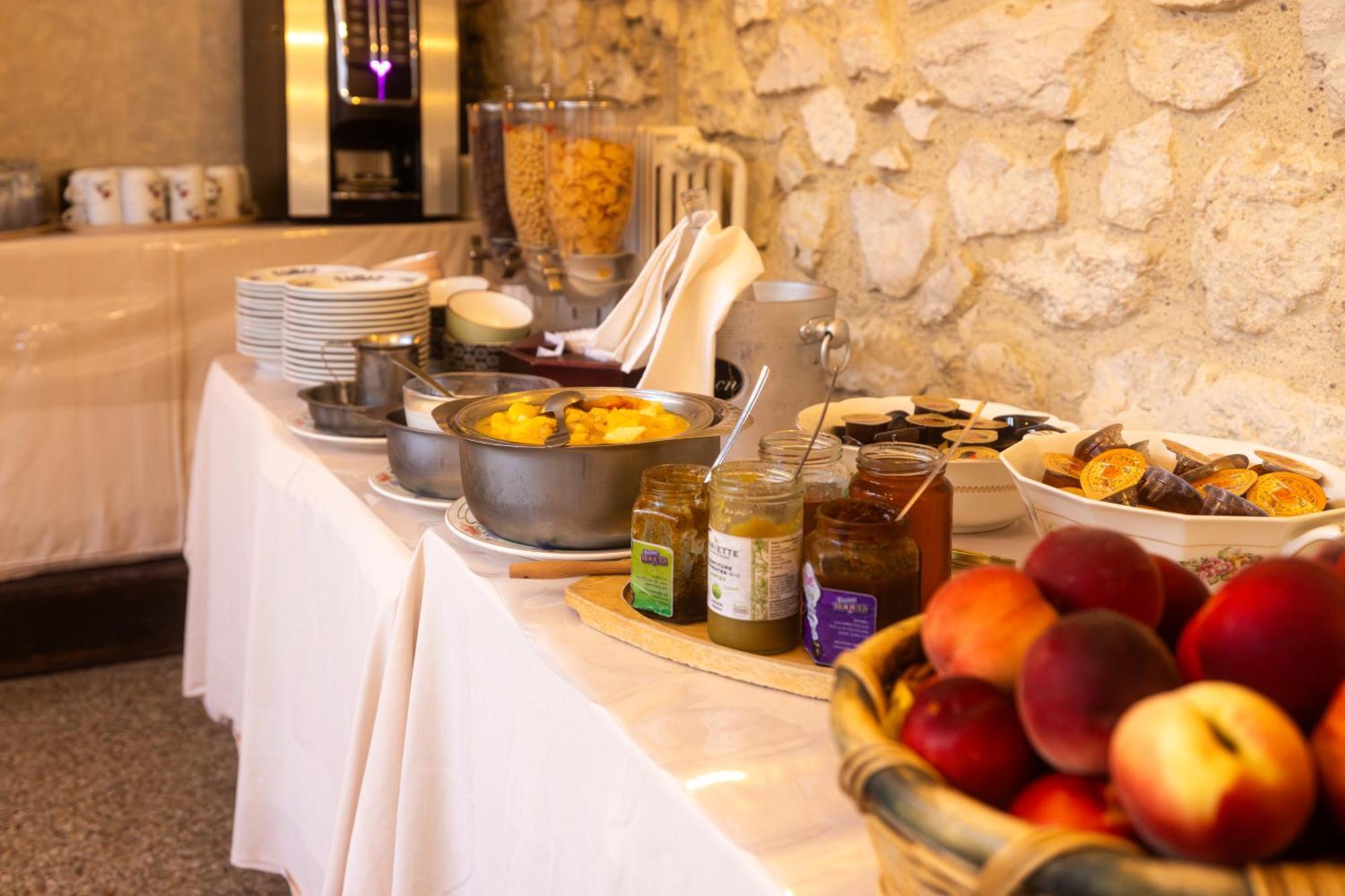 Hotel Restaurant Des Thermes Castéra-Verduzan المظهر الخارجي الصورة