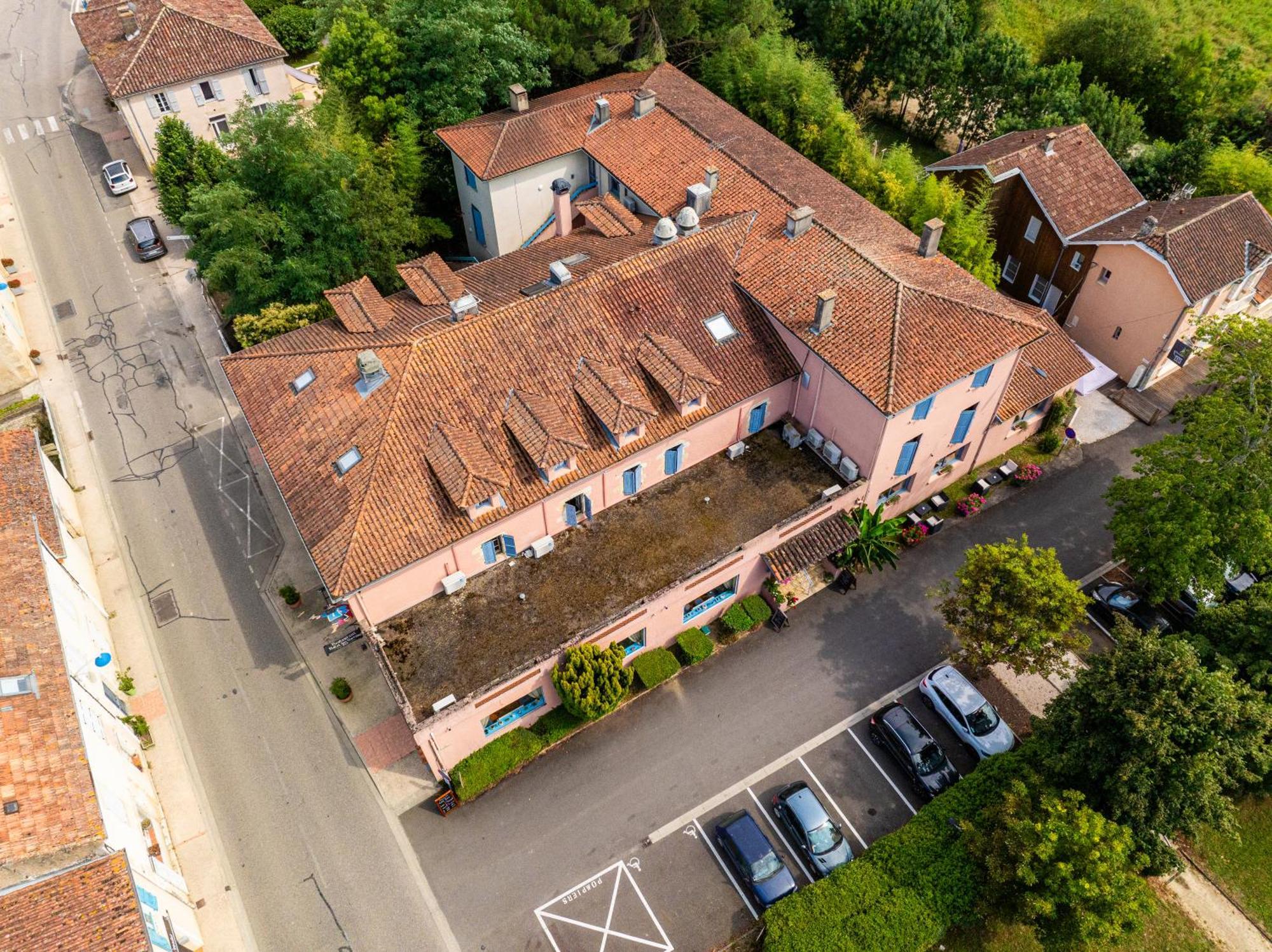 Hotel Restaurant Des Thermes Castéra-Verduzan المظهر الخارجي الصورة