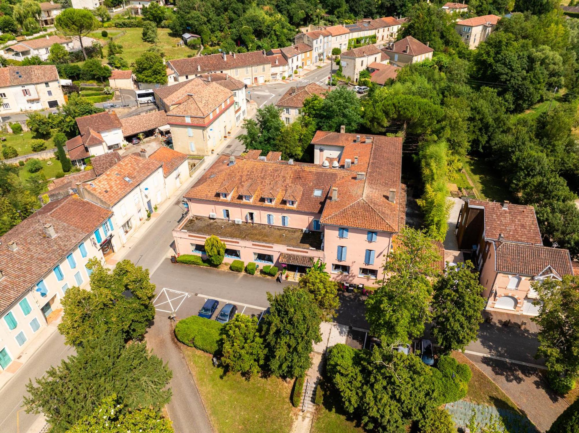Hotel Restaurant Des Thermes Castéra-Verduzan المظهر الخارجي الصورة